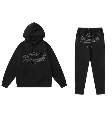 Coupe streetwear moderne : Ensemble sweat à capuche et pantalon de jogging fuselé assortis, conçu pour une silhouette élégante et flatteuse.